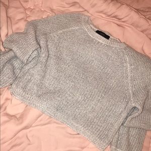 Knitted grey sweater crop